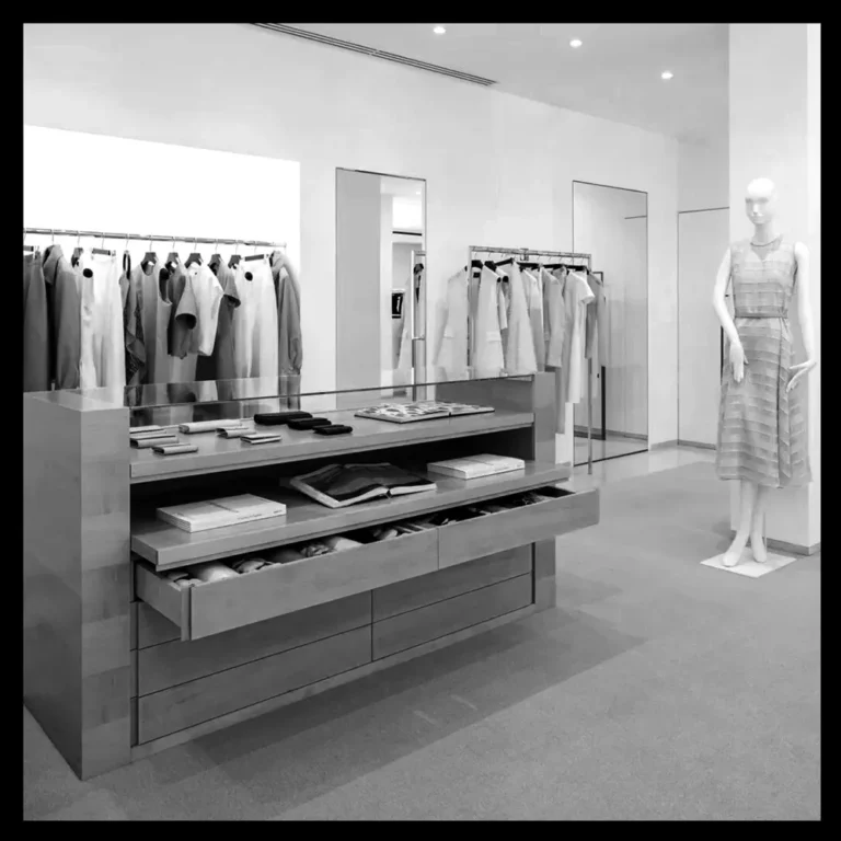 Vibrant outdoor scene showcasing people enjoying leisure activities in Dee Why.